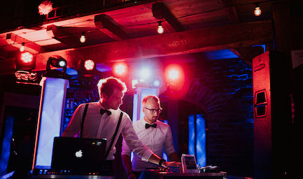 24_Julian Hügelmeyer_Entertainment_ Hochzeits DJ